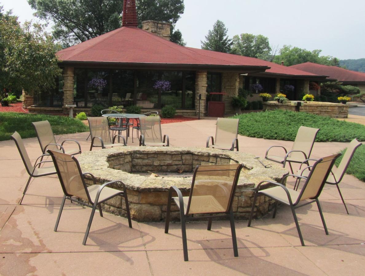Spring Valley Inn Spring Green Exterior photo