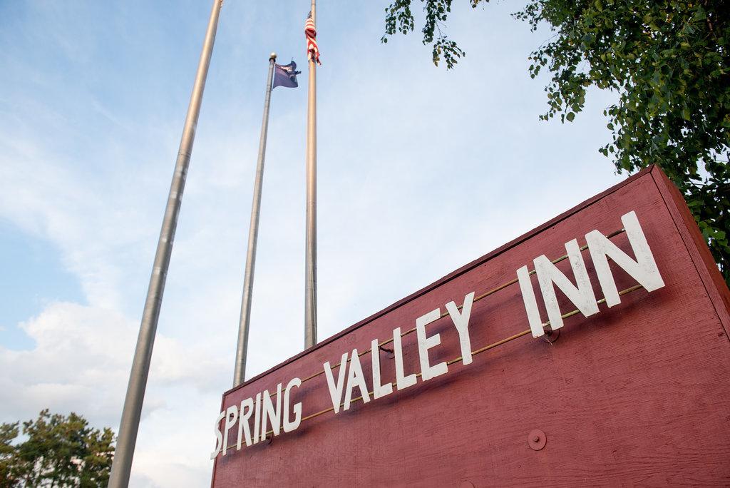 Spring Valley Inn Spring Green Exterior photo