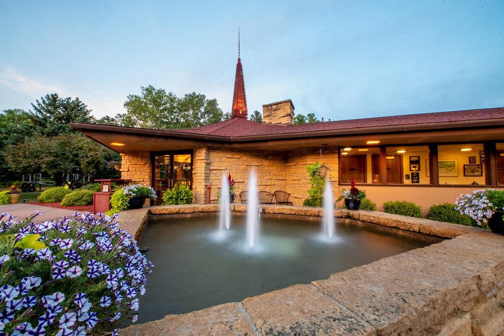 Spring Valley Inn Spring Green Exterior photo